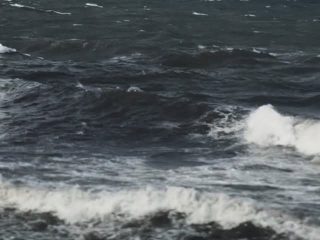 Vilket väder som dragit in… 🌊💨
Stormen Dave visar verkligen hur snabbt det kan slå om och att livet till havs inte alltid är lugnt och idylliskt.
Vi har varit nere i hamnen och sett till att båtarna ligger säkert efter nattens kraftiga vindar. Allt ser bra ut 👍
Efter att ha varit ute en sväng kan vi bara säga:
håll er inne om ni kan.
Ta det försiktigt om ni måste ge er ut idag!
