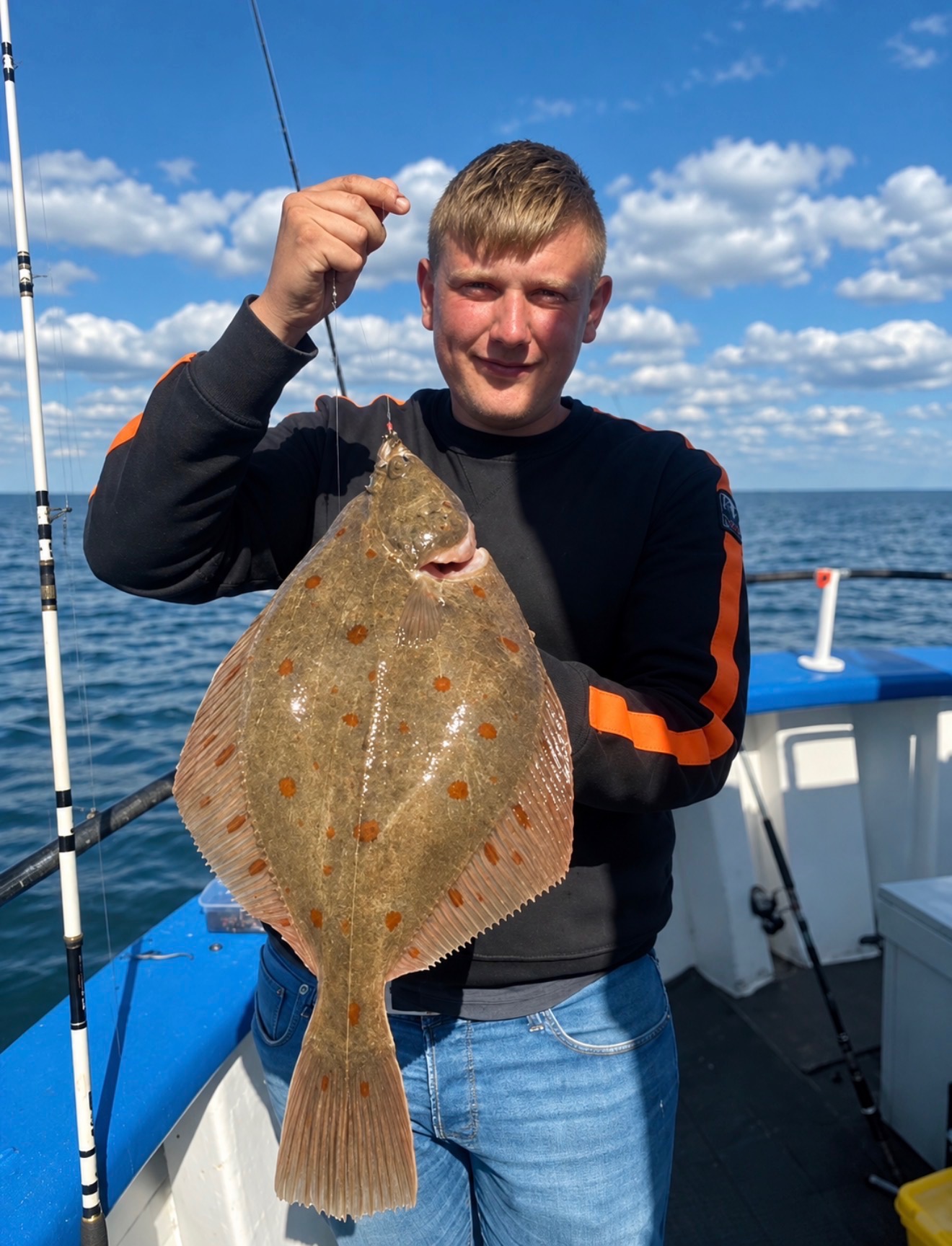 Mete feter plattfisk på Öresund mellan Helsingborg och Landskrona med Rååbåtarna